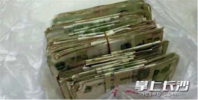 唐志强每天存一块钱，省吃俭用奉献爱心。