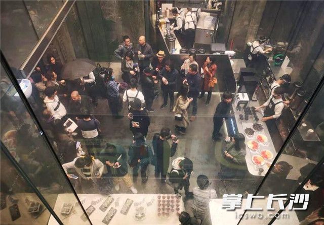 　　10月25日，“云泥”第一季当代艺术邀请展在长沙文和友美术馆开幕
