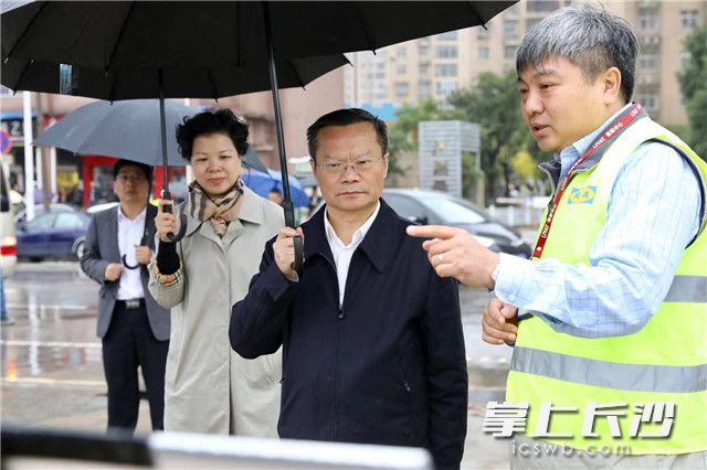 今日上午，胡忠雄到湖南湘江新区调研。图片均由 刘书勤 摄