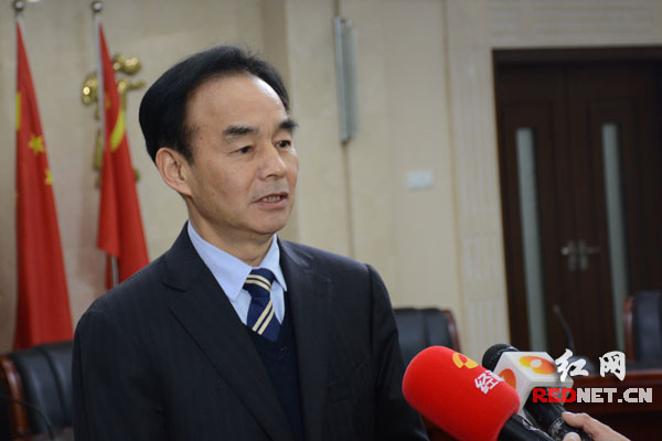湖南省纪委副书记、省监察委员会副主任李宗文。