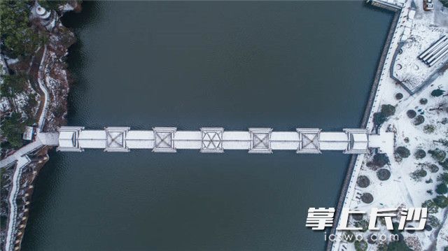 民俗文化村风雨桥。