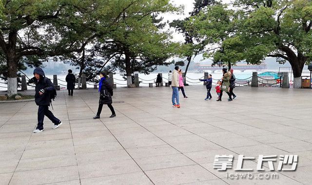 春节期间，市内公园景区，良好的卫生状况和游园秩序，给人们带来清新舒心愉悦之感。长沙晚报记者 周柏平 摄