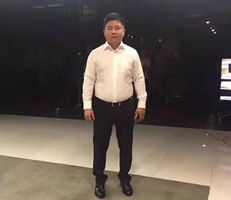 “激光电视成换代首选,正在被更多家庭和消费者接受。”海信电视营销管理部总监董如自信地说。 “激光电视成换代首选,正在被更多家庭和消费者接受。”海信电视营销管理部总监董如自信地说。