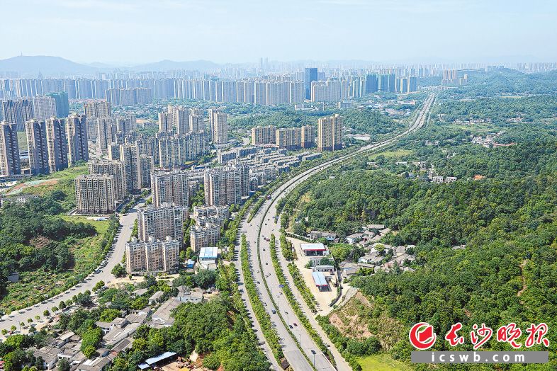 今年以来，长沙采取一系列调控政策和整治措施，确保了房地产市场平稳健康发展。 长沙晚报记者 王志伟 摄