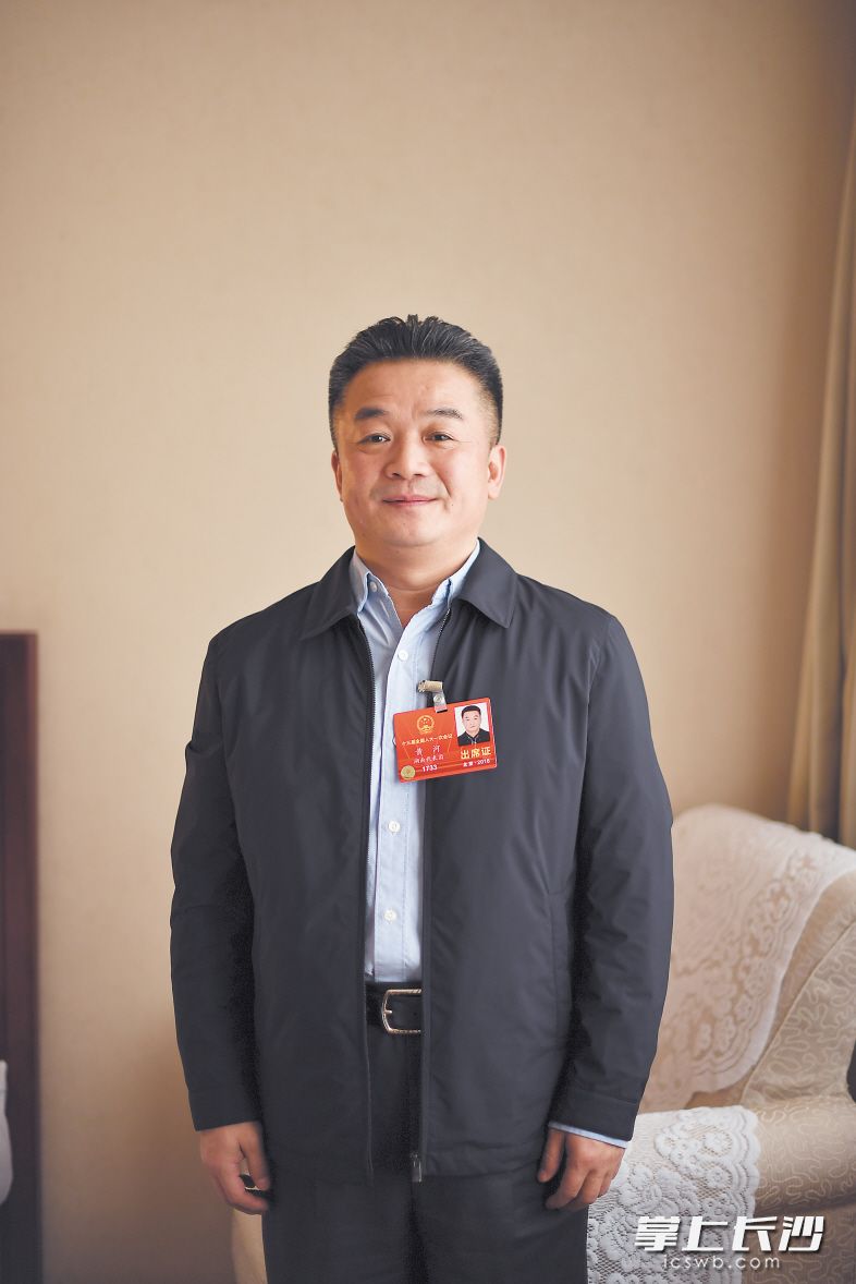 全国人大代表黄河 长沙晚报特派记者 黄启晴 摄