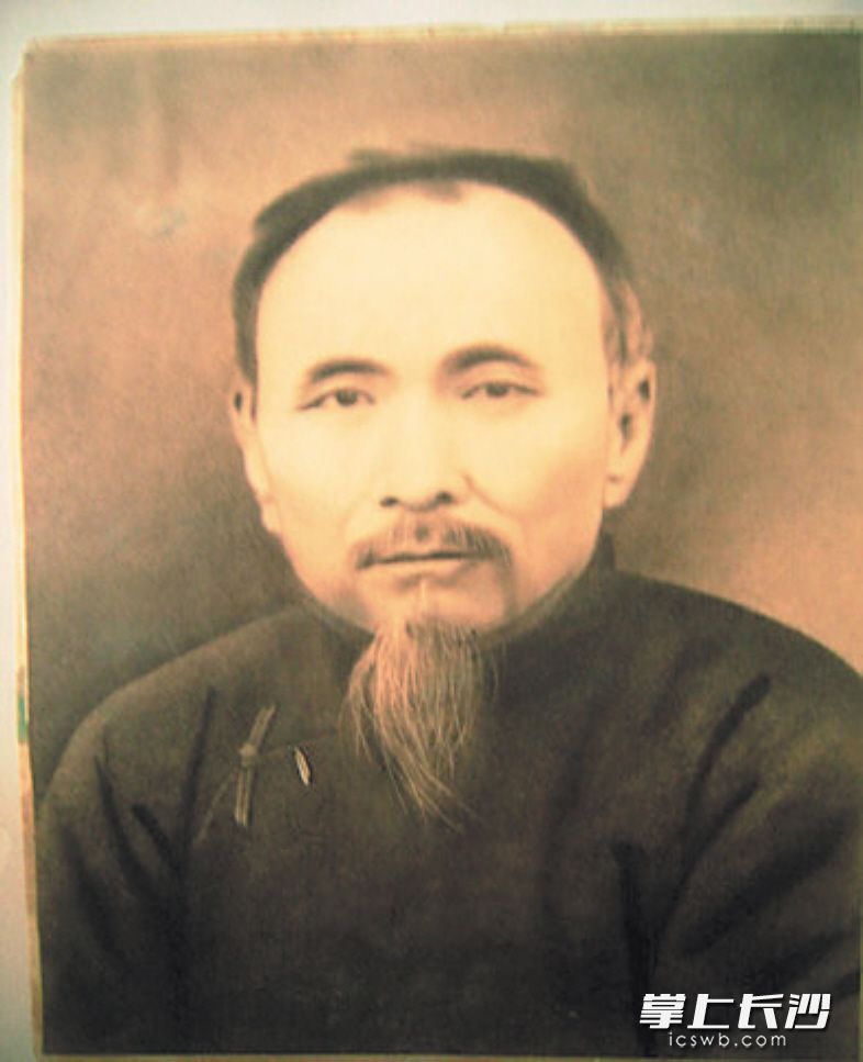 杜心五
