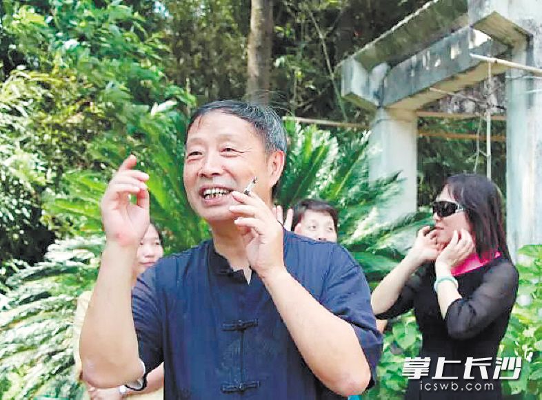 “汨罗农民”韩少功