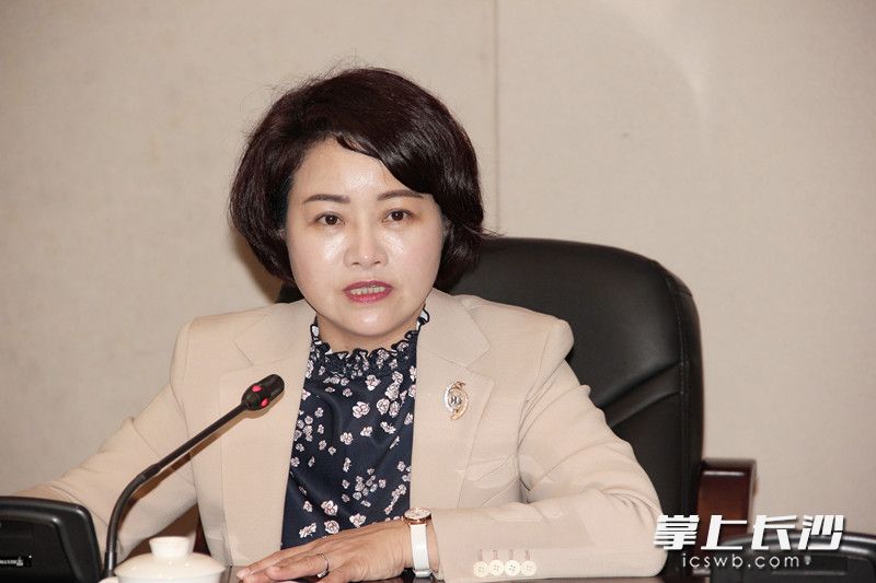今天下午，民进长沙市委在望城区举办“示范创建”观摩暨“我身边的先进”宣讲活动。长沙市政协副主席、民进长沙市委主委李平主持会议。 长沙晚报全媒体记者黎铁桥 通讯员刘晨思摄