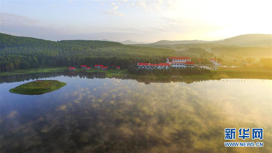 塞罕坝国家森林公园晨景。（来源：新华社）