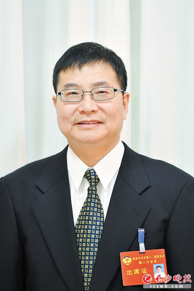 市政协委员、湖南伟业生物科技有限公司顾问兼首席科学家 钟向阳