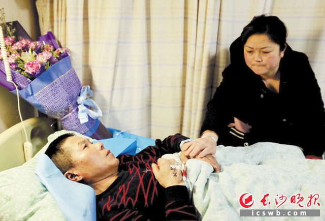 经过全力抢救，肖日云目前伤情稳定，正在接受进一步治疗。 长沙晚报全媒体记者 邹麟 摄