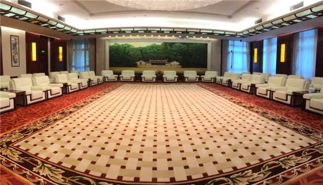 古田党员干部教育基地古田楼会见厅。习近平在这里与老红军、军烈属代表等座谈。