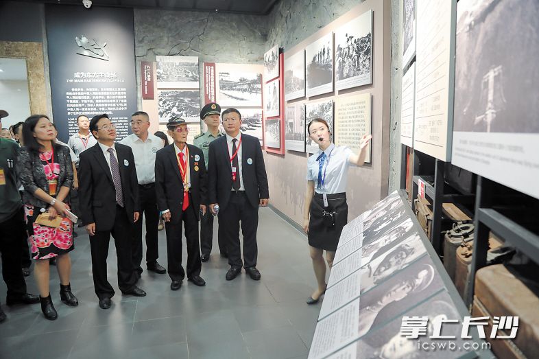 飞虎队抗战史实主题陈列《虎啸长空》正式与参观者见面。