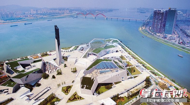 位于北辰三角洲的长沙滨江文化园。长沙晚报记者 李锋 摄