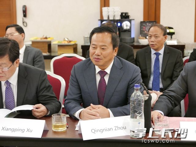 会上,高新区党工委书记周庆年介绍麓谷基本情况和产业结构。通讯员 曾琪