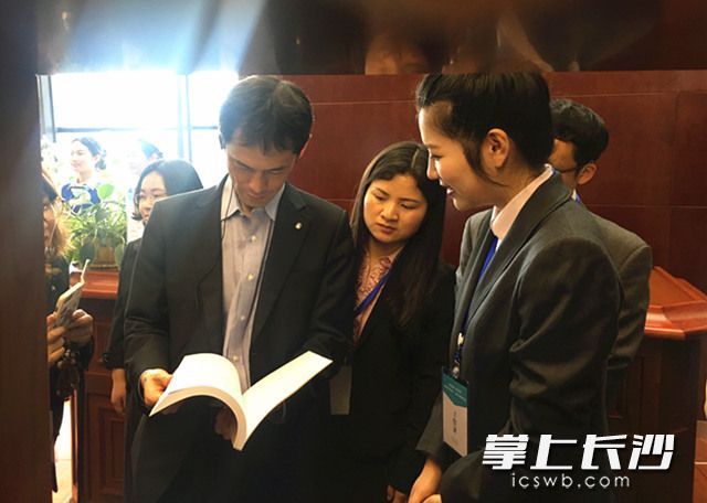 日韩代表团参观长沙体验&ldquo;文化之旅&rdquo;。