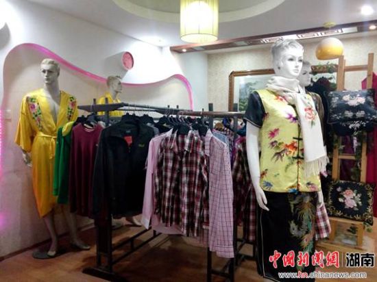 湖南湘绣城集团以“顺龙”品牌主攻湘绣日用产品。