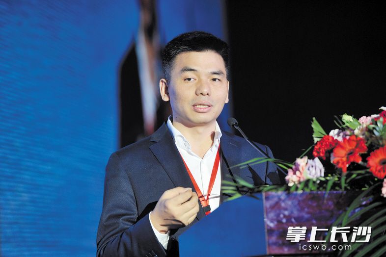 奉佑生 映客互娱CEO
