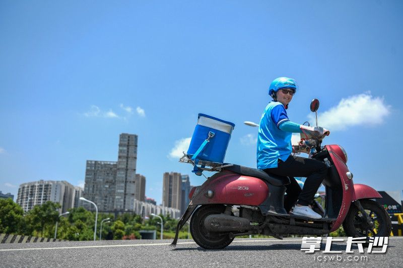 均为全媒体记者　黄启晴摄