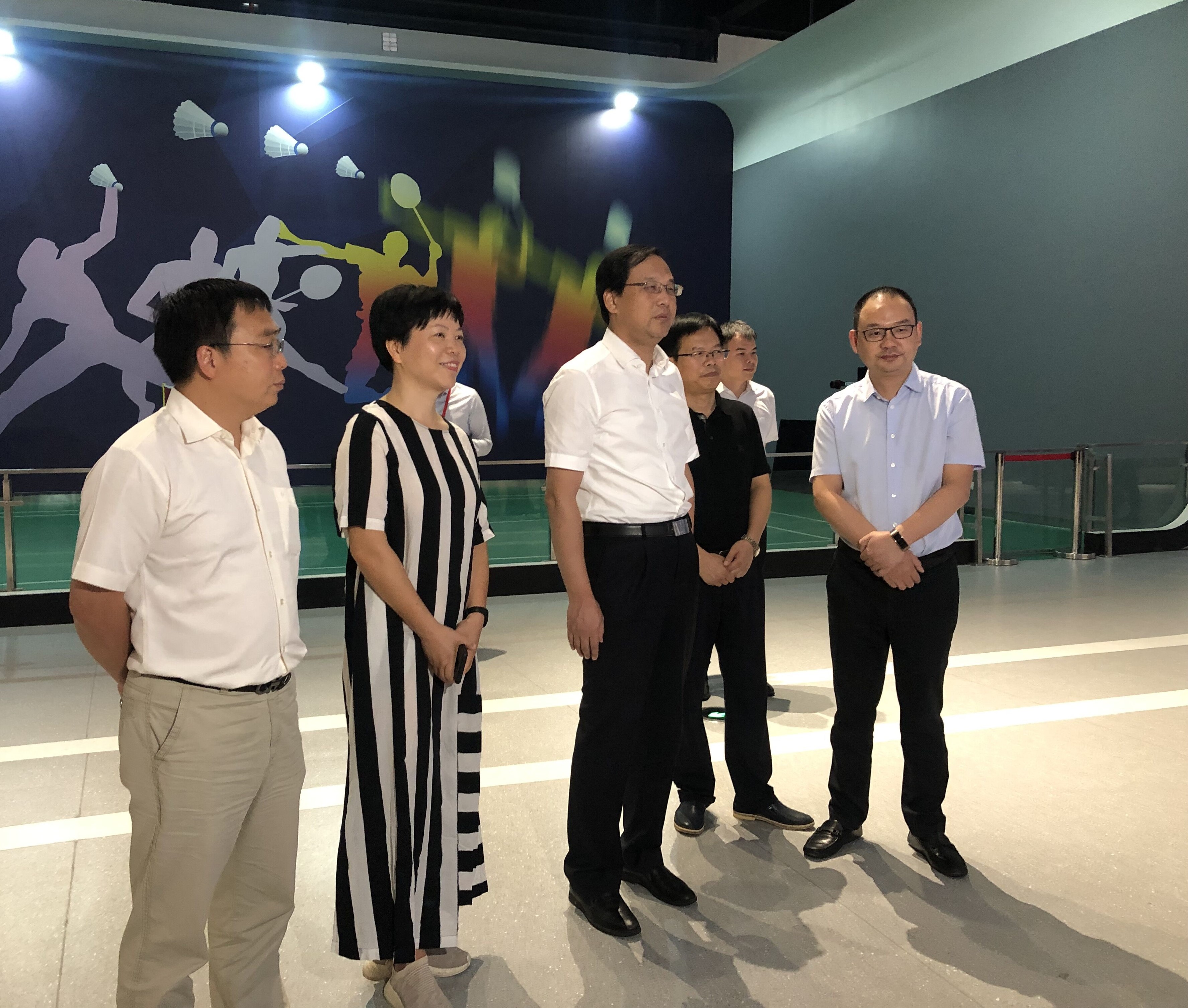 27日，市委常委、市委宣传部部长高山来到联点的新华联铜官窑古镇项目调研。  长沙晚报全媒体记者 钱娟 摄