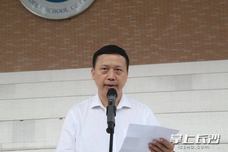 长沙市六中校长向雄海