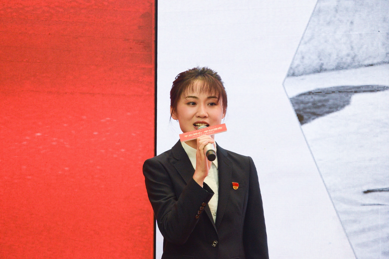 今日，2019年长沙市理论微宣讲活动之“不忘初心 牢记使命”专场活动在刘少奇同志纪念馆举行。 市委宣传部供图