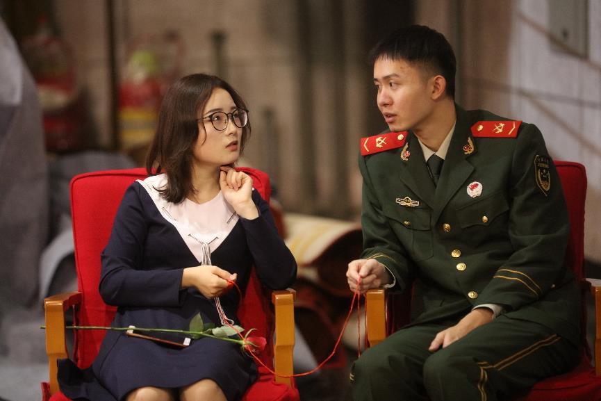军地联谊活动现场，腼腆的女生放下矜持，与兵哥哥敞开心扉真诚交流。 长沙晚报通讯员  供图
