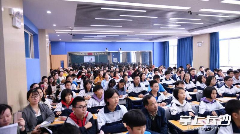 课堂教学。