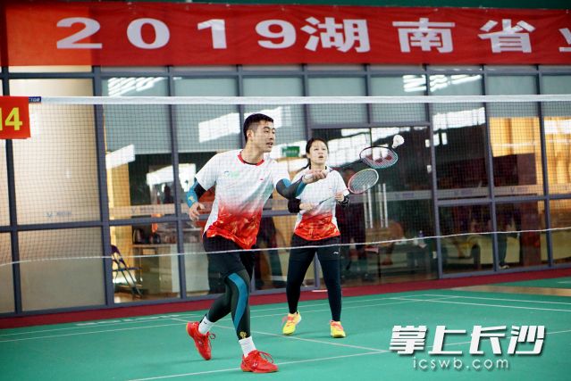 全省民间羽球高手齐聚长沙，展开网上争夺。全媒体记者 宁莎鸥 摄