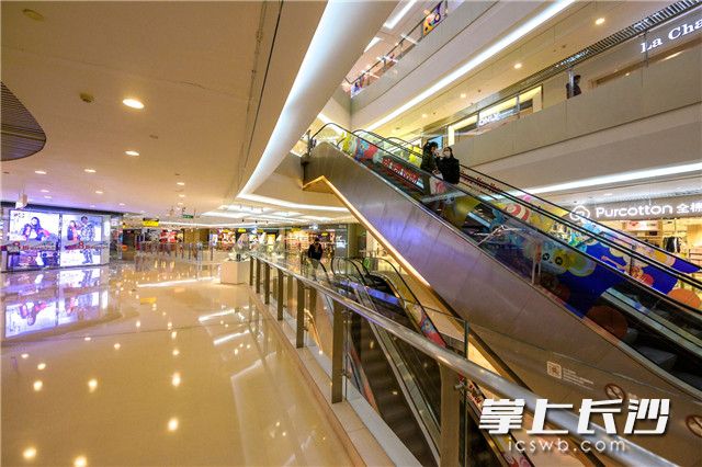 今日，长沙多家商场恢复营业。 长沙晚报全媒体记者 陈飞