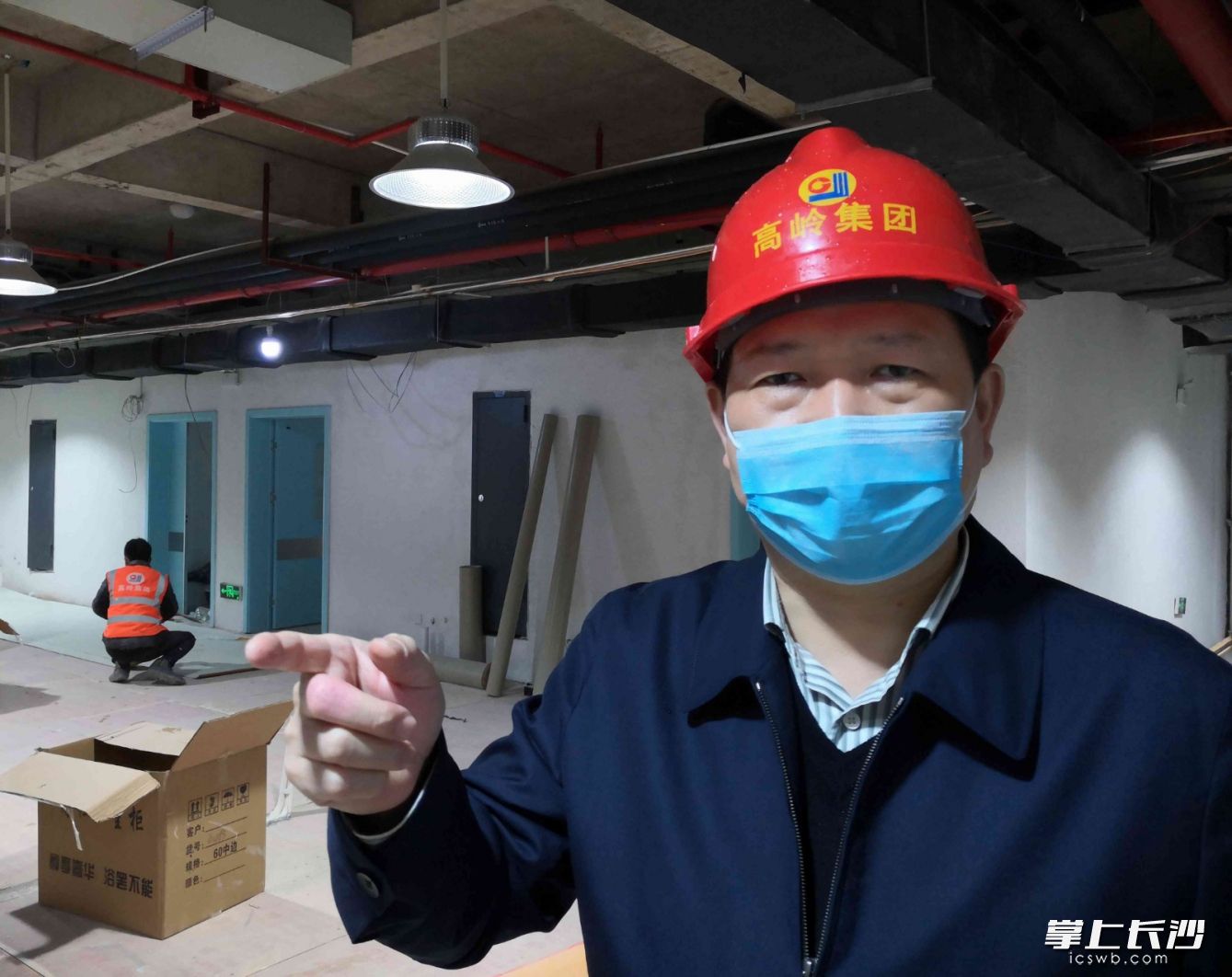 南高岭建设集团负责人胡锷介绍，在长沙市和长沙县派来高岭建设集团复工复产帮扶队员的帮扶下，多个在建重点工程项目已全部全员复工。