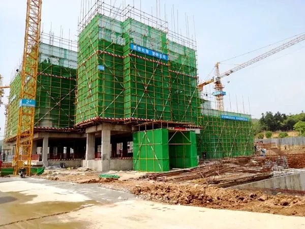 位于大王山片区的巡抚小学正在紧张建设中。