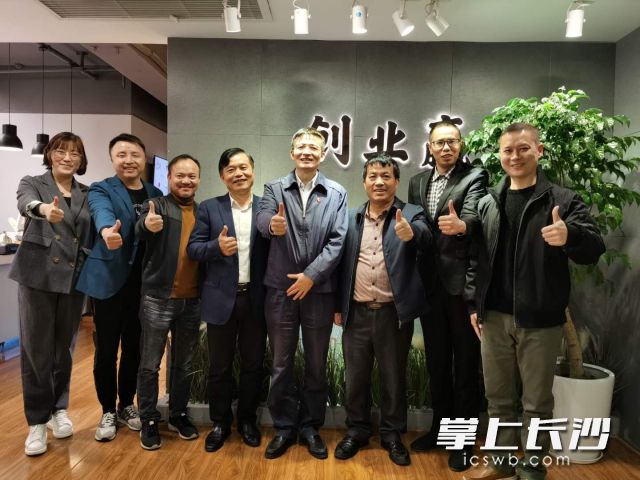 长沙企业家在“全国企业家活动日”表露心声：坚定信心，让企业经过疫情洗礼后活下去、活得更精彩