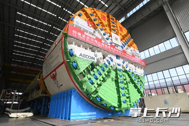 铁建重工研制的印度最大直径盾构机。