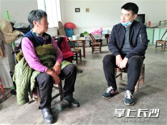 坐一坐喝杯茶，聊一聊心里话，党员干部和村民群众的心更近了。受访方供图