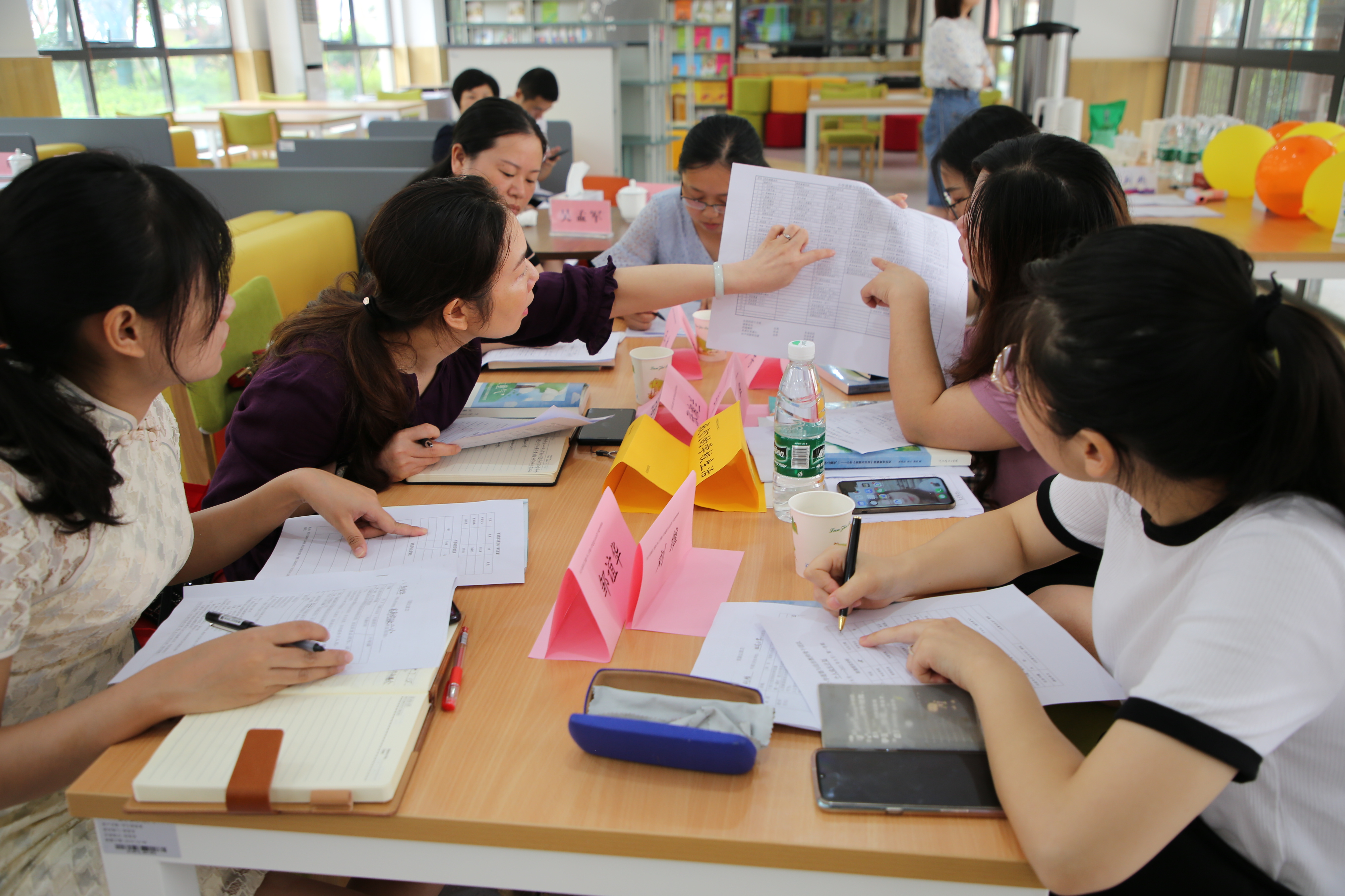 来自长沙高新区各小学的道德与法治学科教师齐聚一堂，共议教学之道。