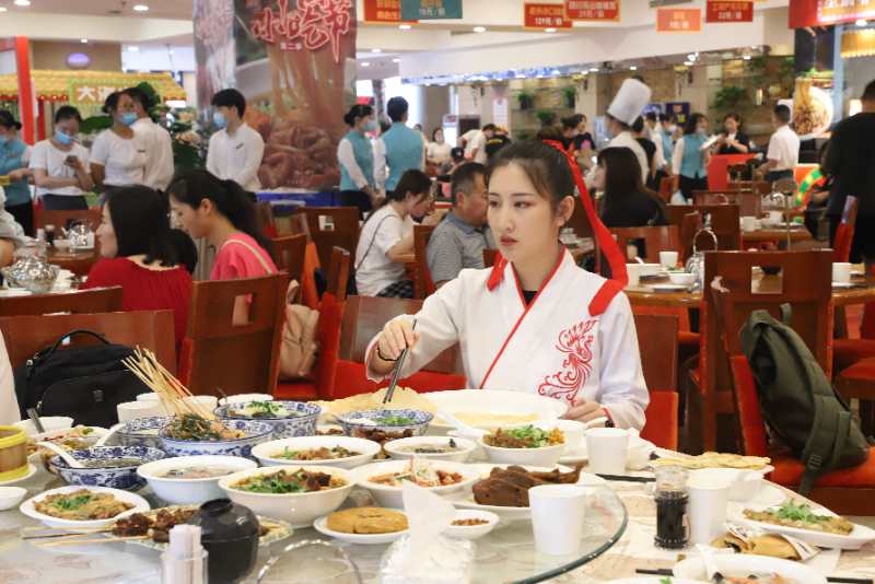 酒店正全力打造“马栏山小吃节”IP。均为主办方供图