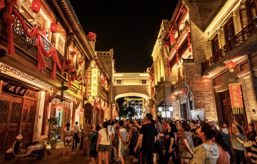 夜游洪江古商城。