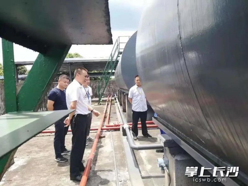 长沙县应急管理局专项组开展高温季节安全生产工作专项检查。