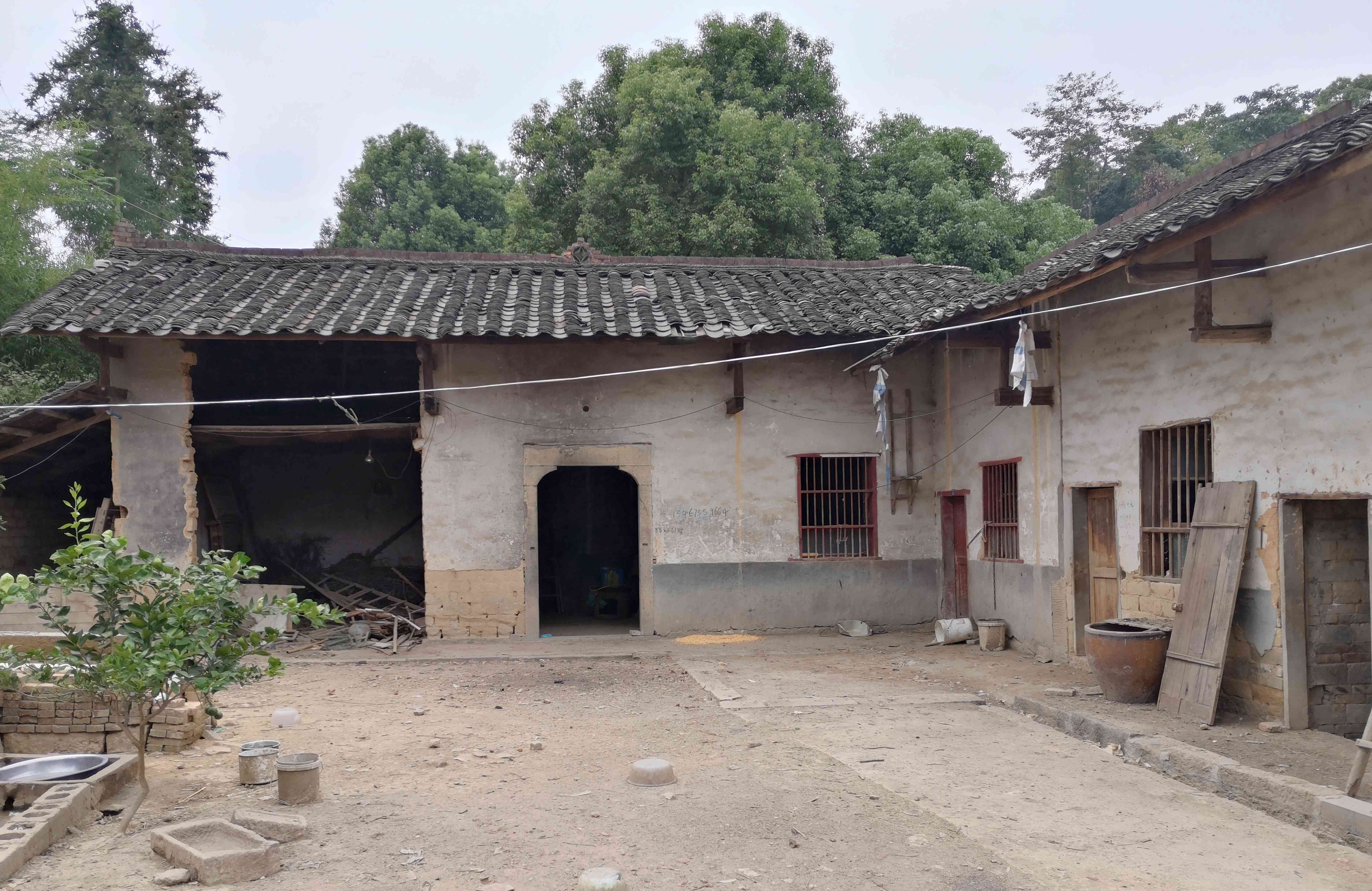 90年前，望城区桥驿镇照霞冲的这处农舍，是中共湖南省委的一处秘密机关。长沙晚报全媒体记者  贺文兵摄