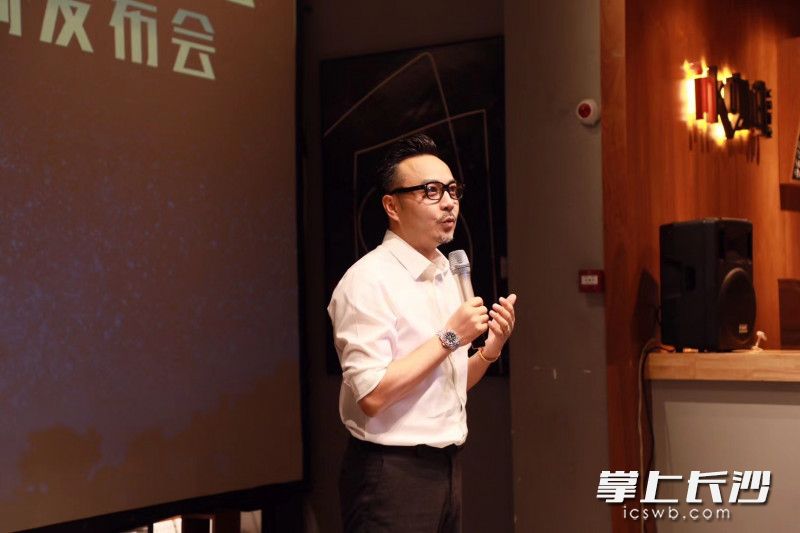 汪涵分享对书籍和电影的热爱。主办方供图 汪涵分享对书籍和电影的热爱。主办方供图