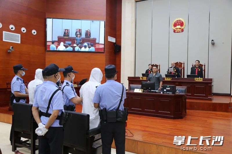 二审庭审现场。长沙晚报通讯员皮曼婷摄