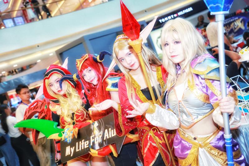 现场COSPLAY表演
