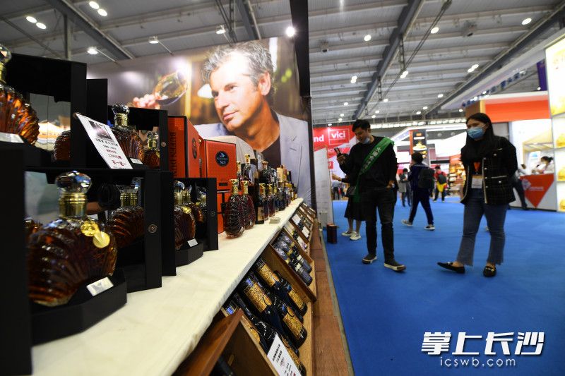 2020中国国际食品餐饮博览会落下帷幕，3天共接待观众201594人次。