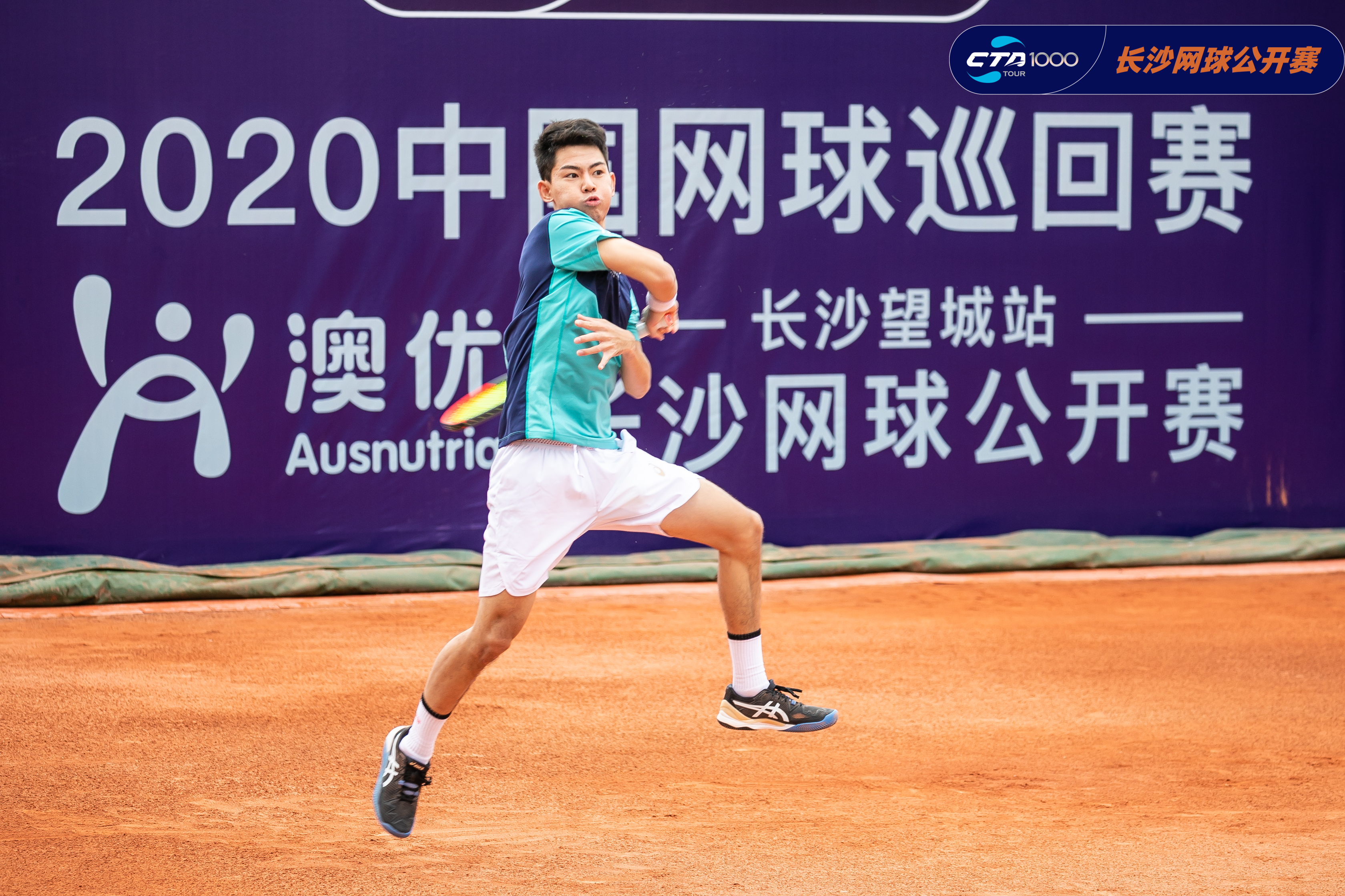 选手在比赛中。 选手在比赛中。