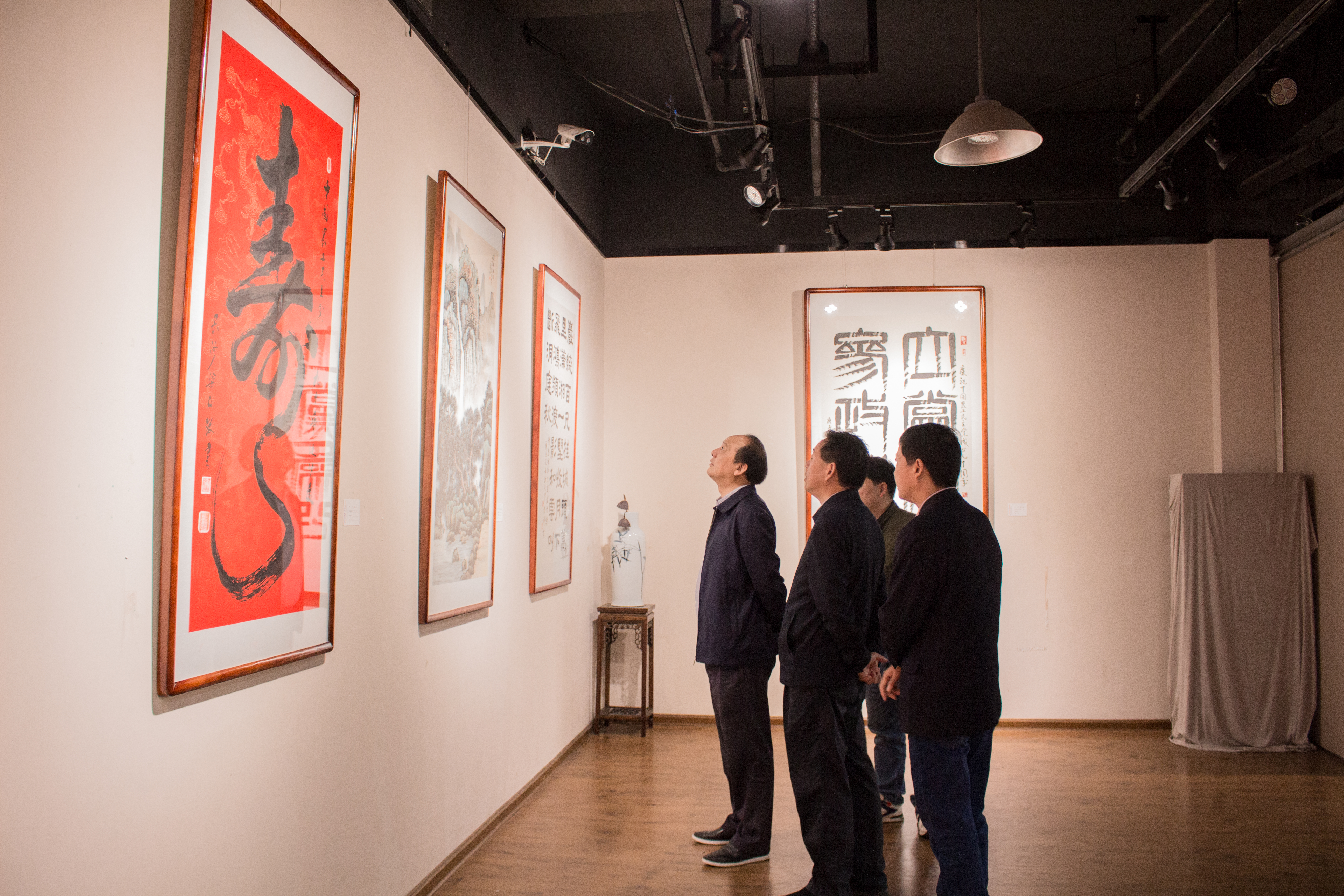 “不忘合作初心 继续携手前进——‘翰墨书盛世丹青颂九十’向农工党成立90周年献礼”书画摄影展举行。 均为通讯员供图 “不忘合作初心 继续携手前进——‘翰墨书盛世丹青颂九十’向农工党成立90周年献礼”书画摄影展举行。 均为通讯员供图