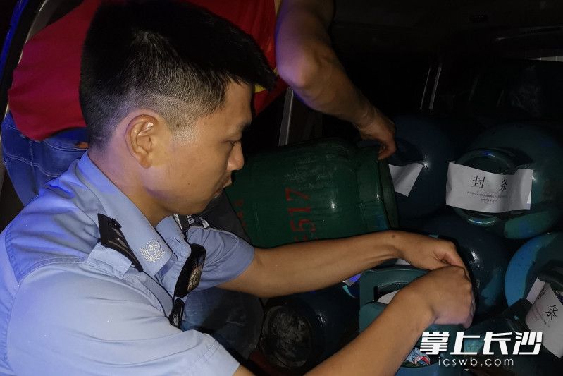 办案照片。湖南高速警察提供