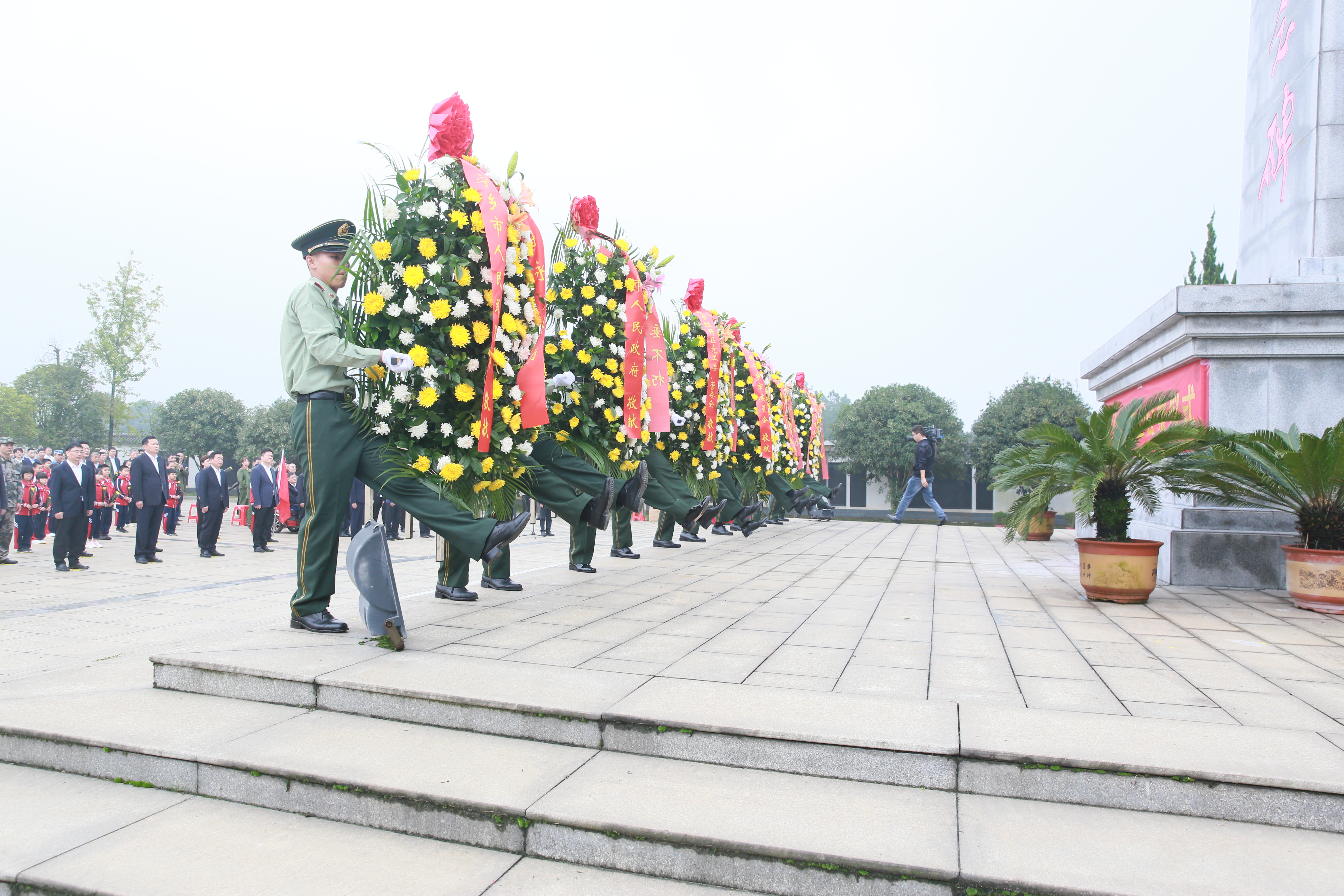宁乡市举行烈士纪念日公祭活动。长沙晚报全媒体记者 张禹 通讯员 胡小艳 摄影报道