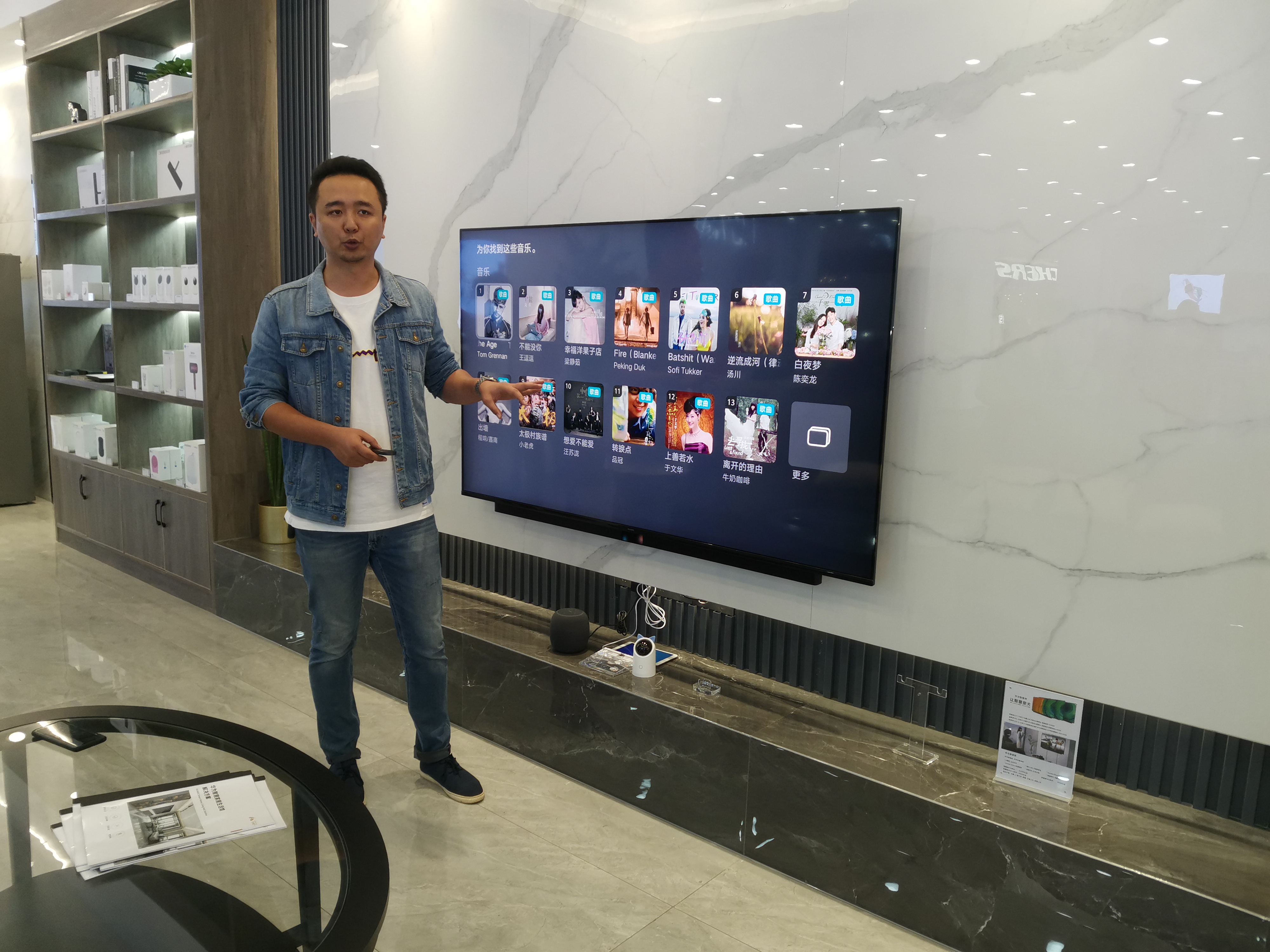 技术人员进行讲解。长沙晚报全媒体记者 王斌 摄
