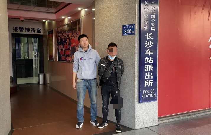男子张某平被民警抓获。 警方供图